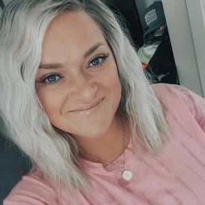 Meet your Posher, Carli